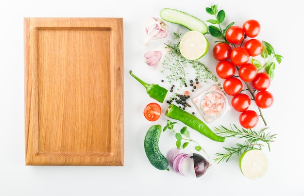 Zestaw składników przygotowanych na blat